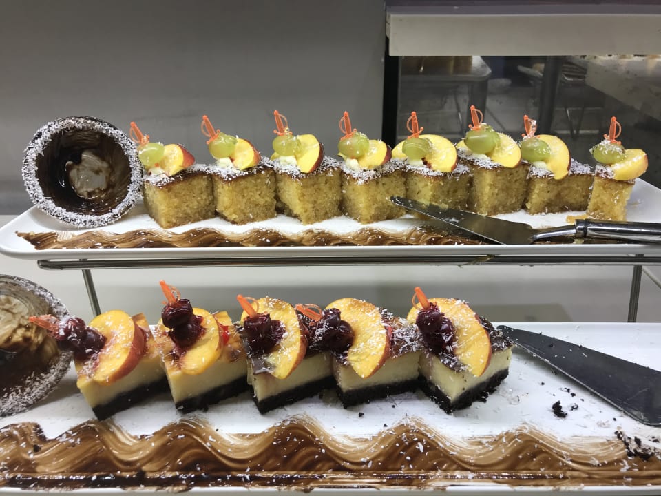 Gastro Port Side Resort Hotel