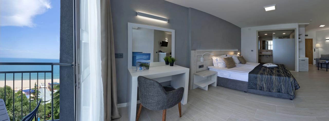 Zimmer Luna Beach Hotel