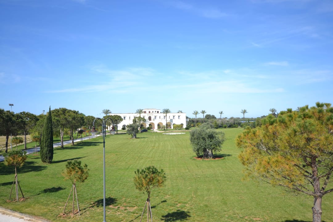 Park and Hotel view Hotel Tenuta La Baronessa Resort