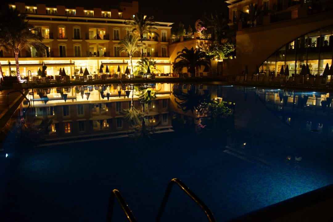 Schöner großer Pool  Grupotel Playa de Palma Suites & Spa