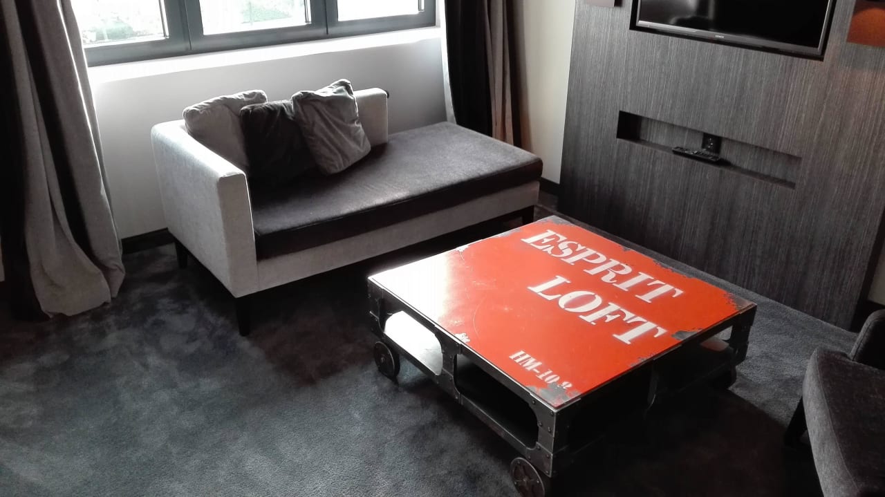 Tisch und Sofa Park Inn By Radisson Lübeck