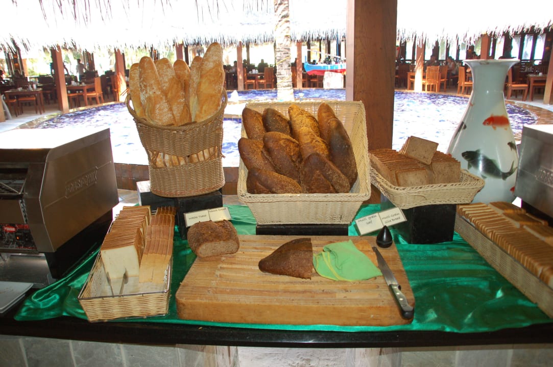 Es gibt sogar Mehrkornbrot Meeru Maldives Resort Island