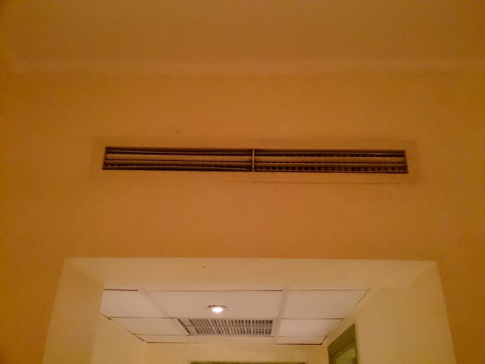 Verdreckte und kaputte Klimaanlage Ghazala Gardens