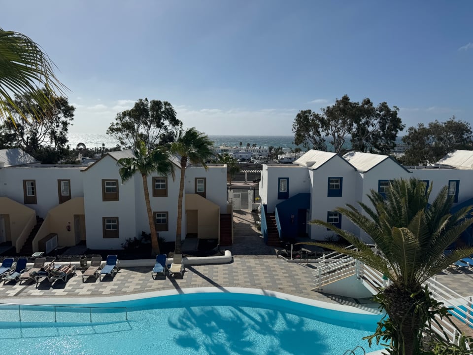 Pool Apartamentos LIVVO Morromar