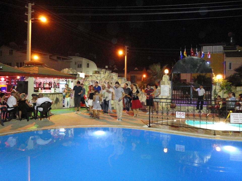 Pokaz tańców Semoris Hotel