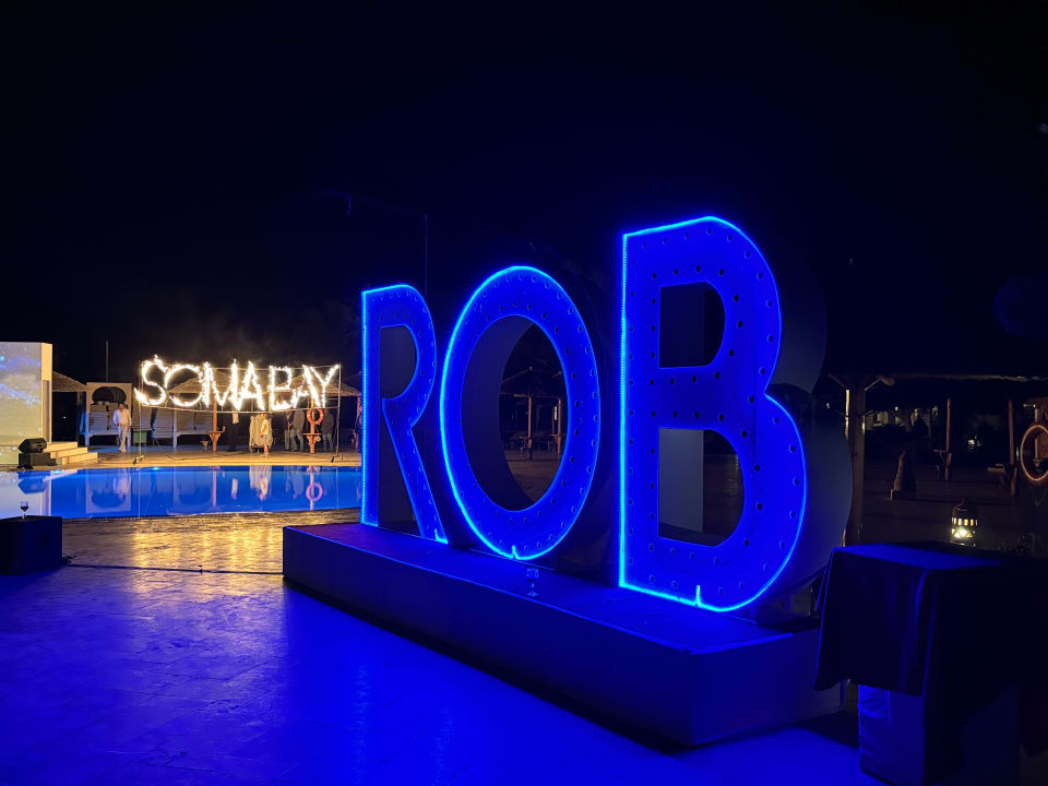 Pool ROBINSON SOMA BAY