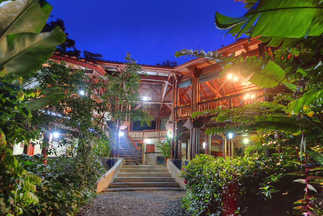 Lobby Playa Nicuesa Rainforest Lodge