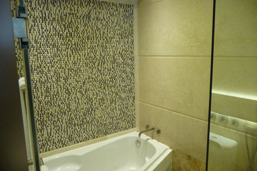 Schönes Bad Hotel Harbour Grand Hong Kong