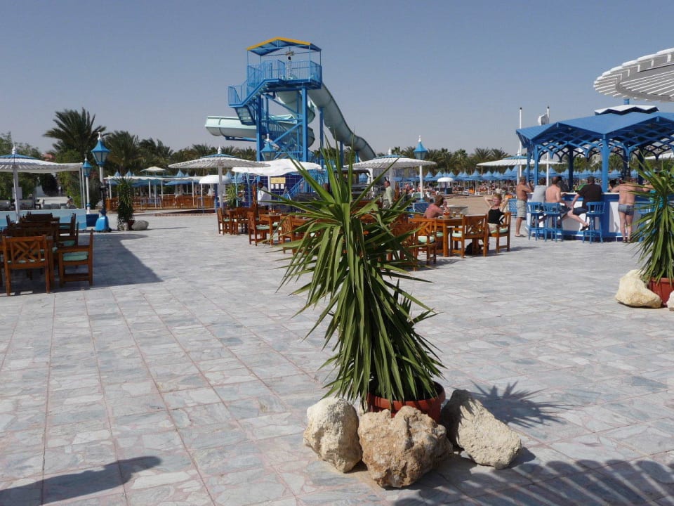 Blick zur Strandbar - Marina The Grand Resort