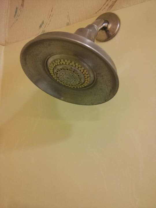 Old and weared shower Hotel Comfort Inn Merced