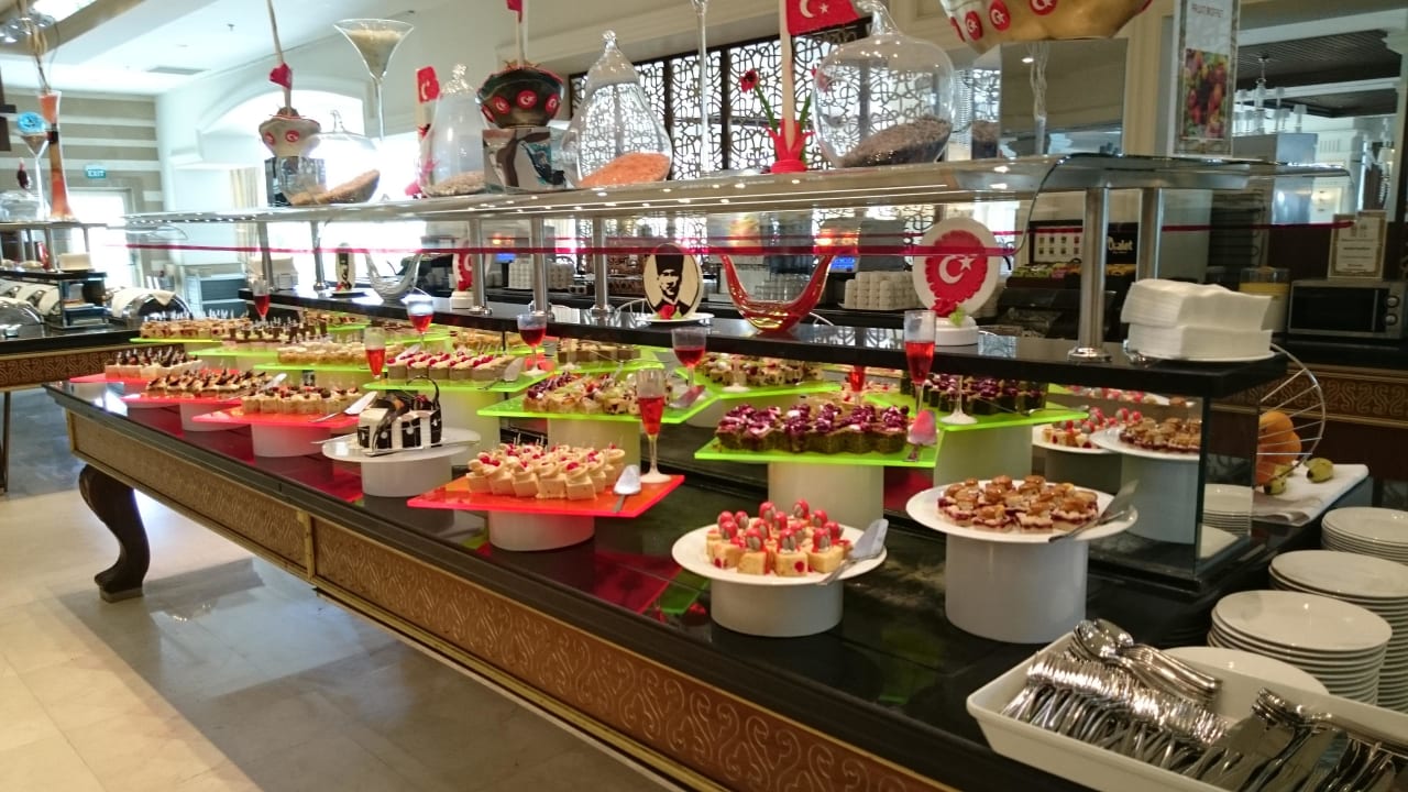 Dessert Mittagsbuffet Diamond Excellence Resort & Spa