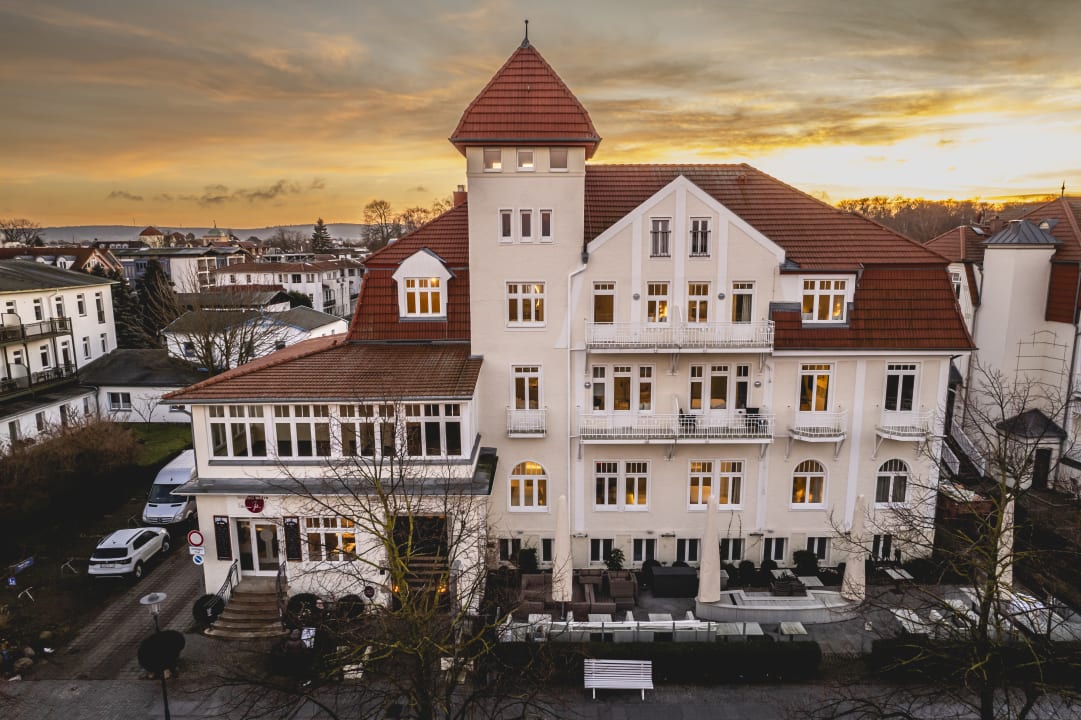 Außenansicht Villa Astoria - Suiten am Meer