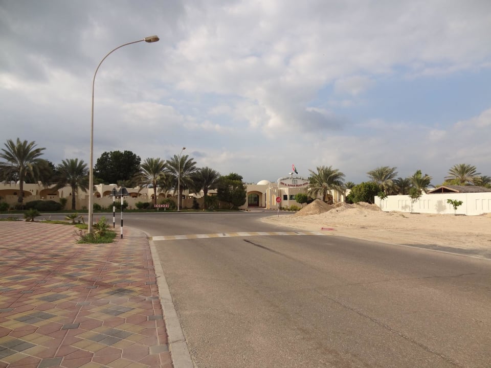 Vor dem Hotel Umm Al Quwain Beach Hotel