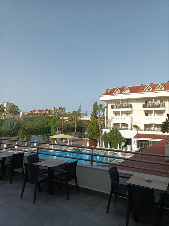 Pool Side Aquamarin Resort & Spa