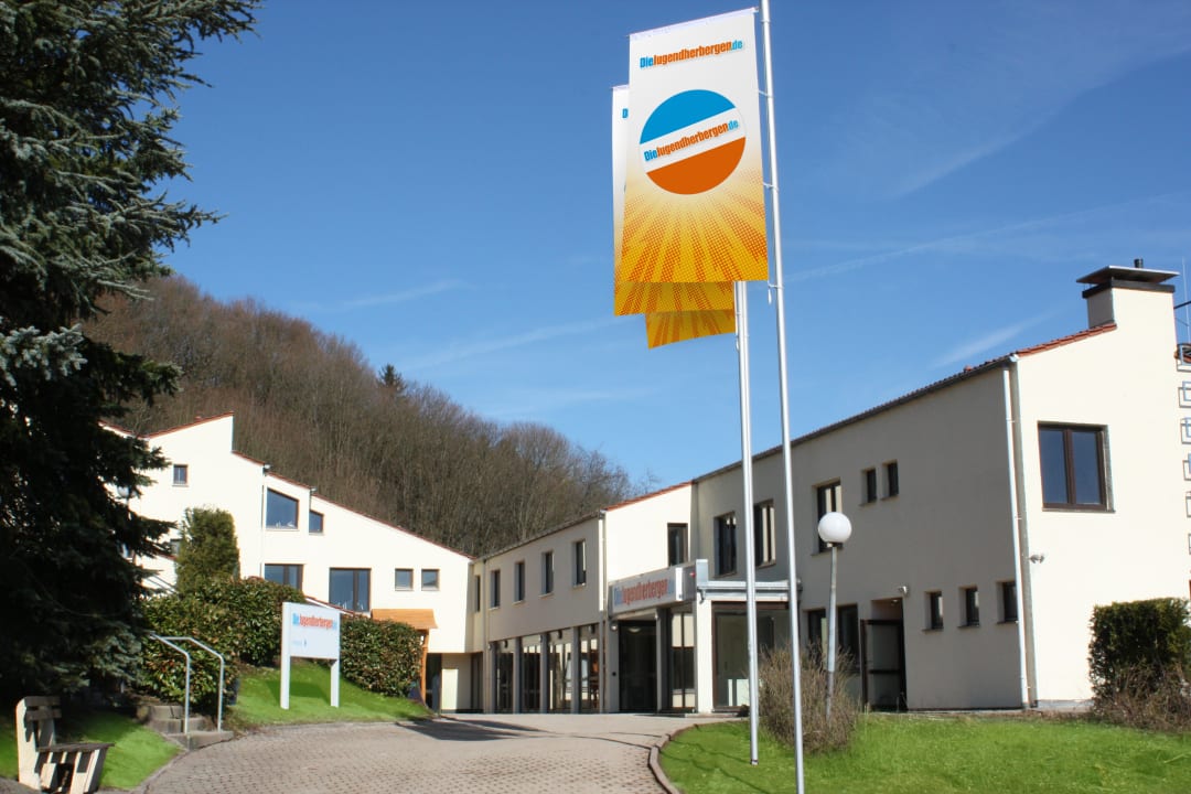 Außenansicht Königsland-Jugendherberge Wolfstein