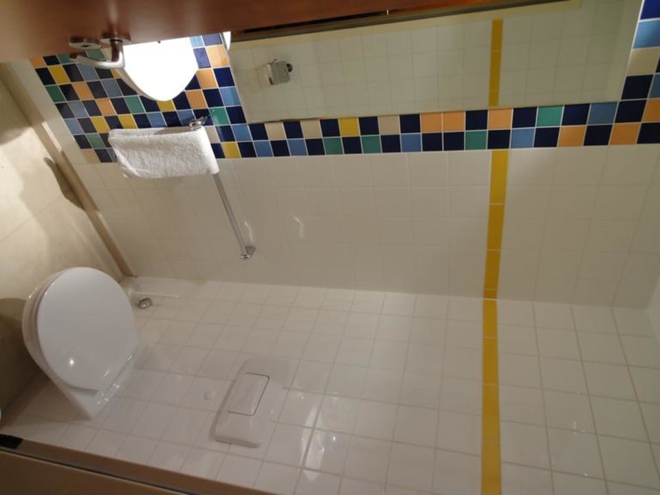 Badezimmer Mercure Hotel & Residenz Berlin Checkpoint Charlie