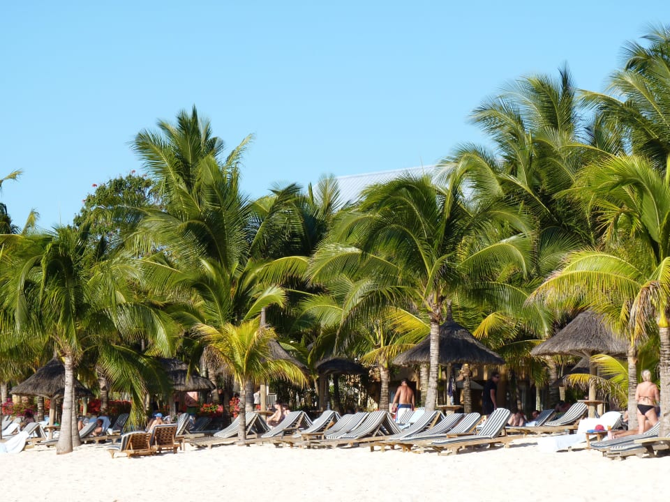 Liegen am Strand Victoria Beachcomber Resort & Spa