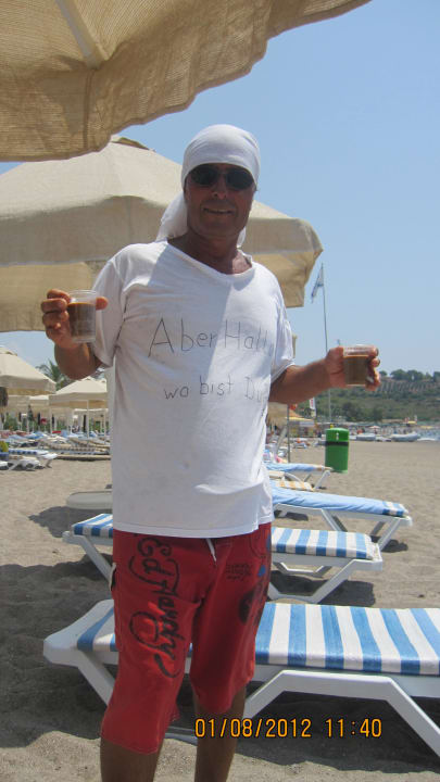 Unser Hassan der hilfreichste Mensch am Strand Saphir Resort & Spa