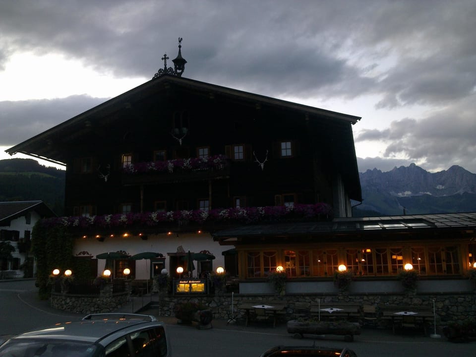 Restaurant bei Dämmerung Landgasthof Reitherwirt & Jagdhof Hubertus