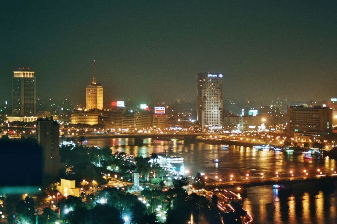 Skyline vom Balkon bei Nacht 2 Hotel Sheraton El Gezirah