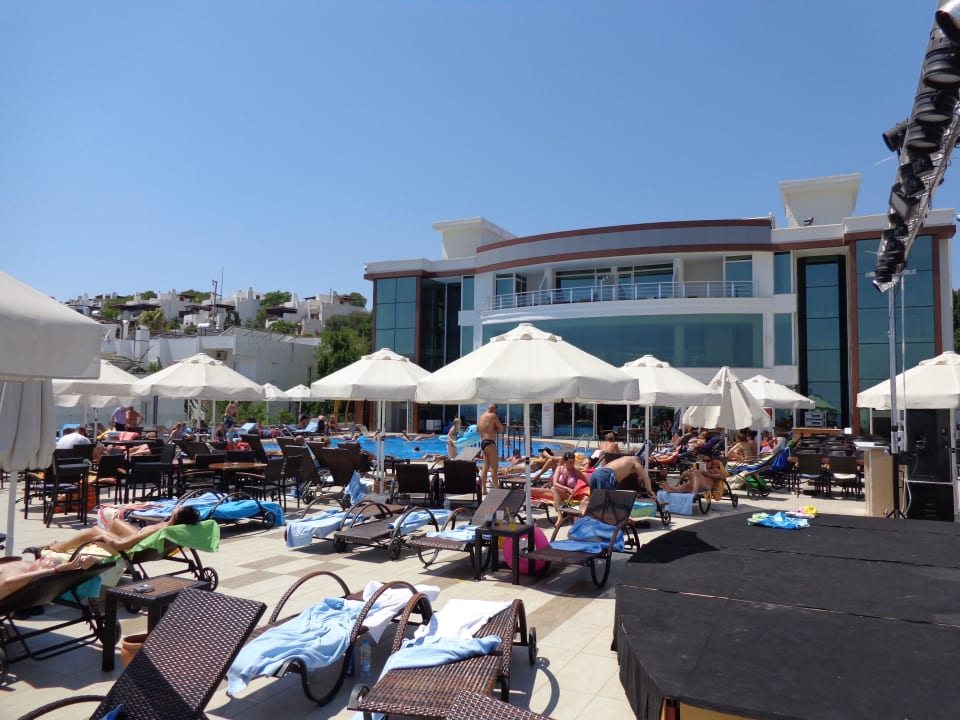 Basen Royal Arena Resort & Spa