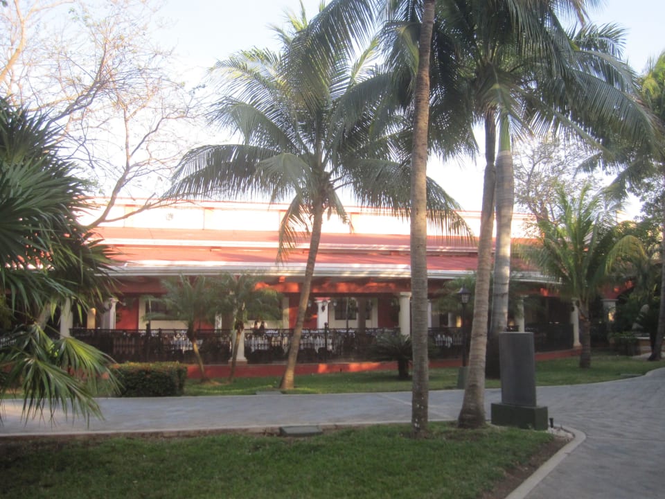 Außenansicht der Terrasse des Buffetrestaurants Hotel Riu Tequila
