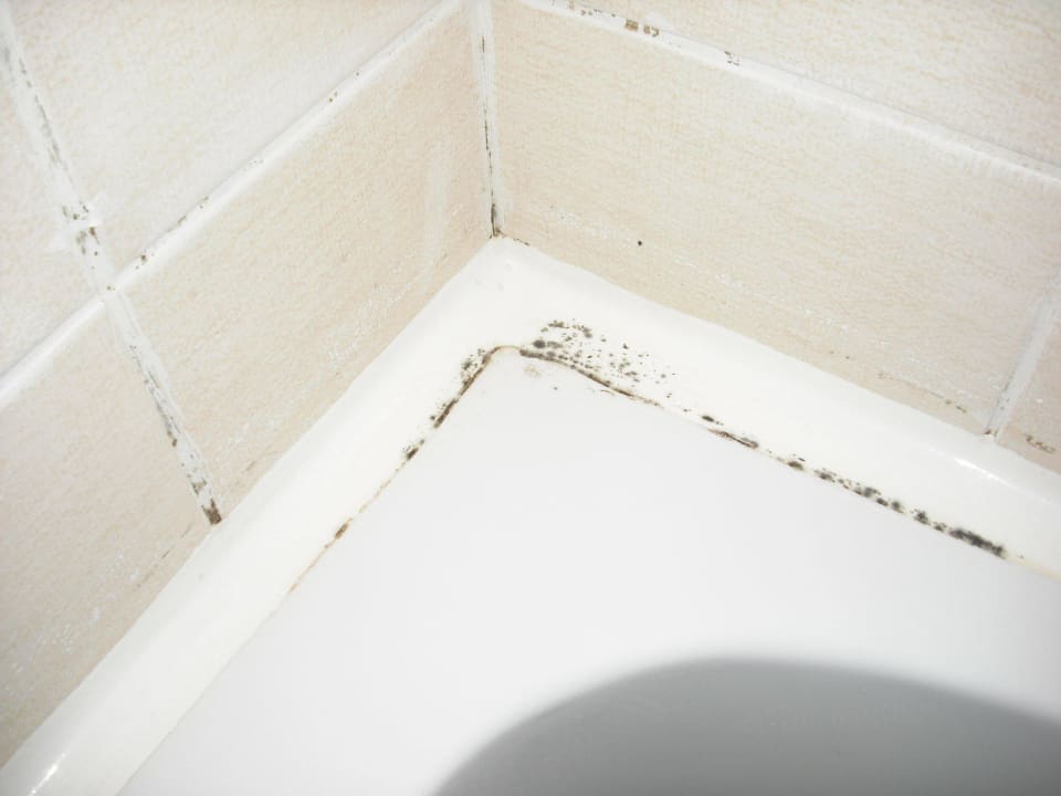 Schimmel an der Badewanne FUN&SUN Smart Hane Sun Hotel