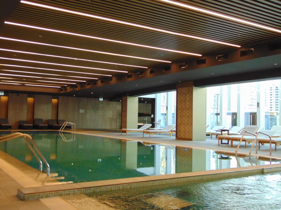 Pool Sheraton Astana Hotel