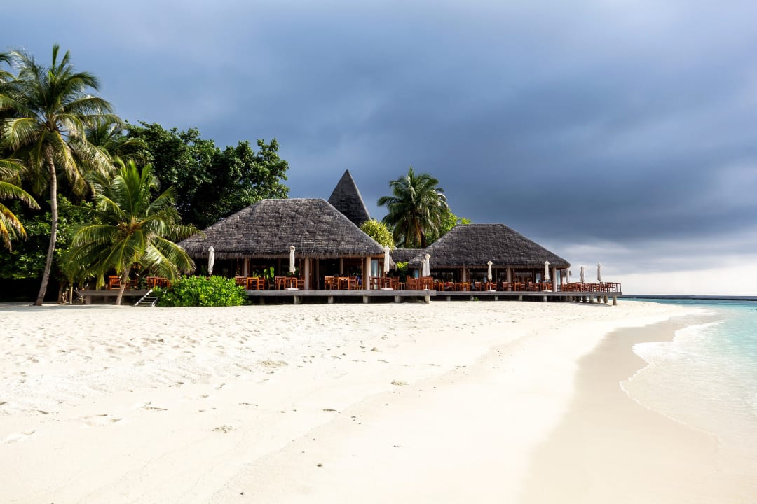 Dhonveli Restaurant Veligandu Maldives Resort Island