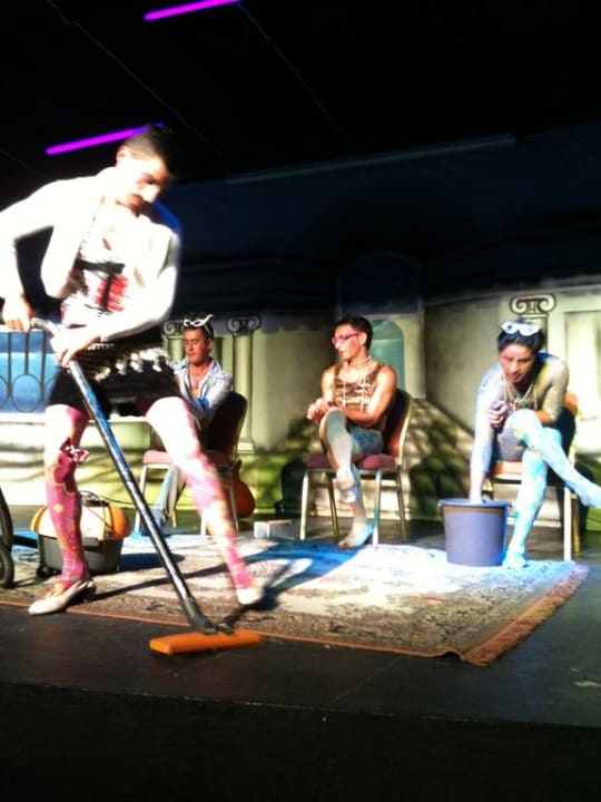 Showabend des Animationsteams Hane Family Resort