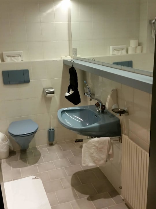 Bad im DZ Natur- & Alpinhotel Post