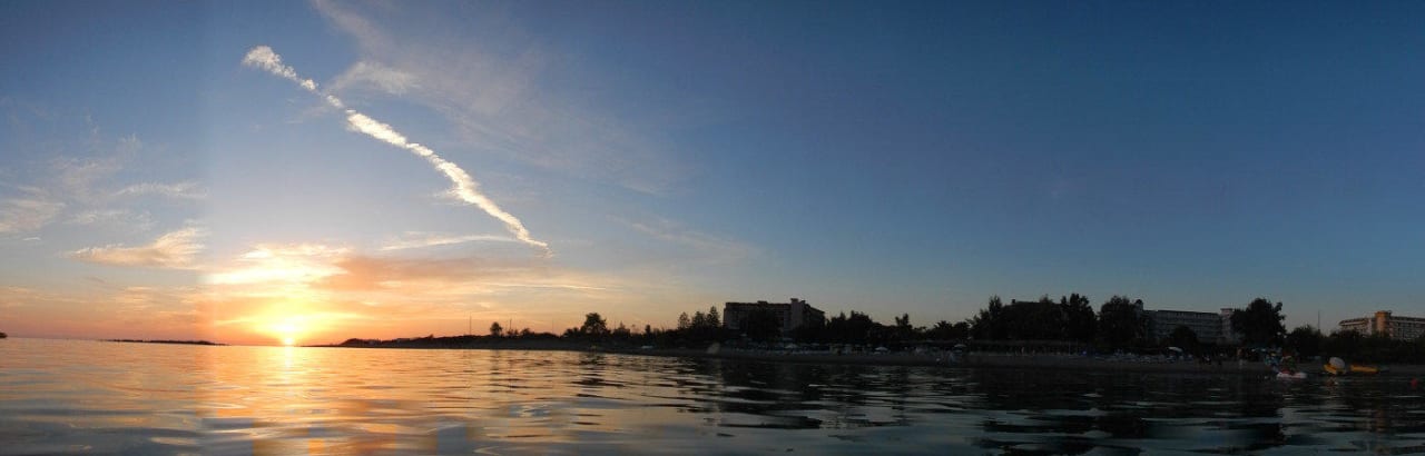 Sonnenuntergang 18:15 Uhr Mira Meridia Beach Hotel