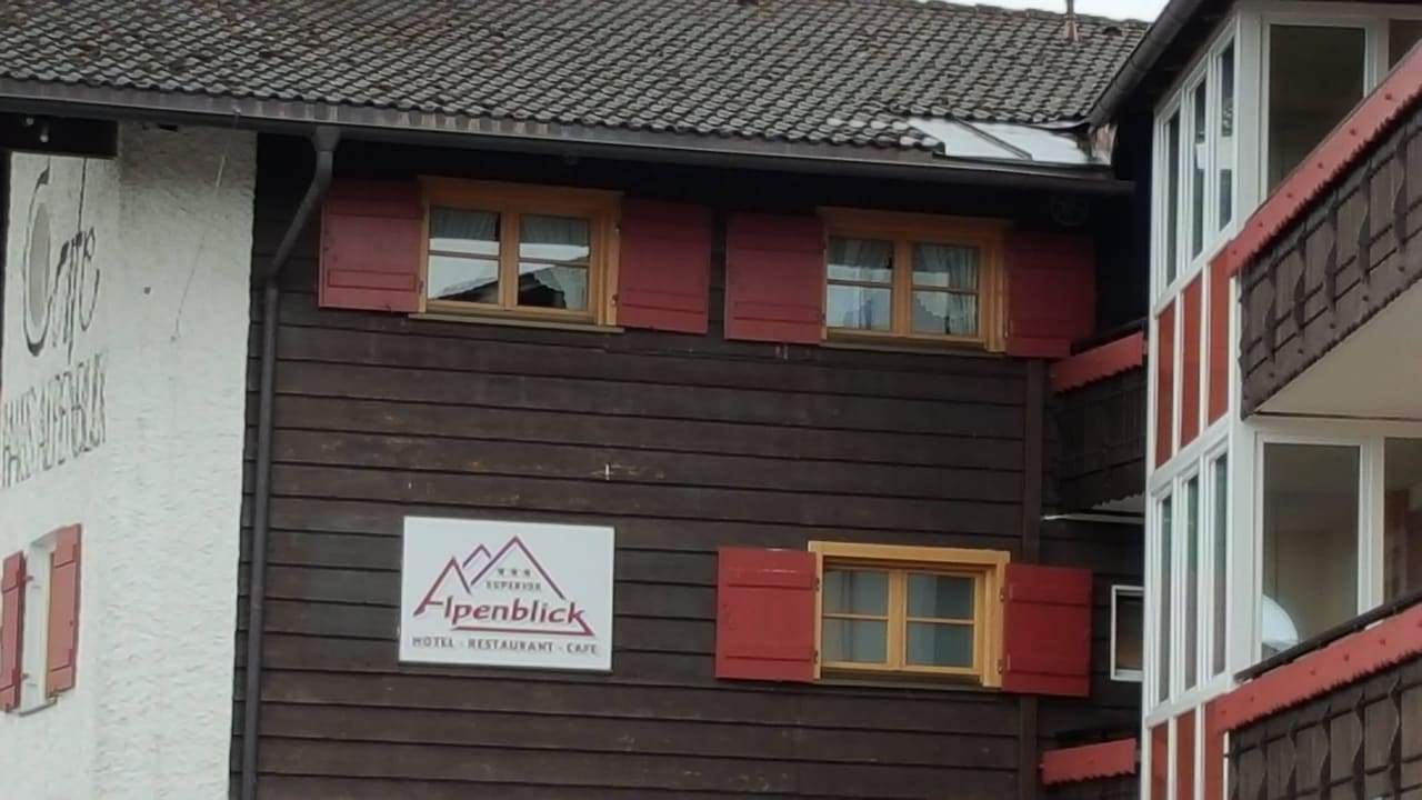 Vom Gästehaus aus aufgenommen Hotel Alpenblick