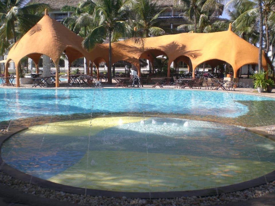 2. Pool Hotel Southern Palms Beach Resort