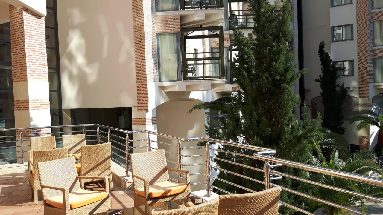 10 Uhr Limak Limra Hotel & Resort