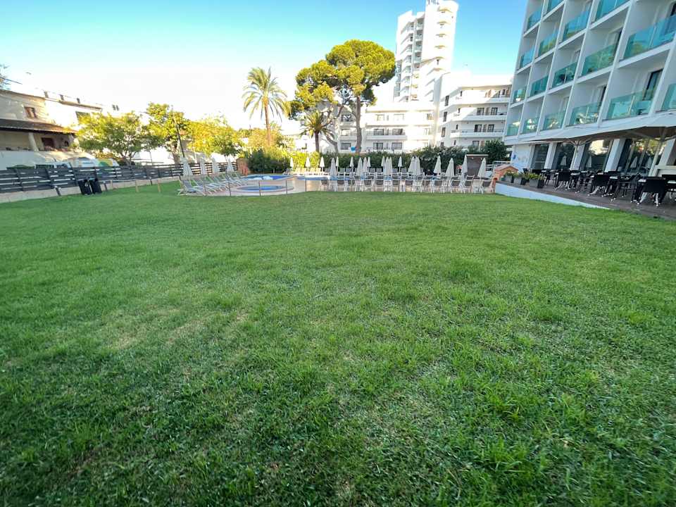 Gartenanlage Hotel Luxor