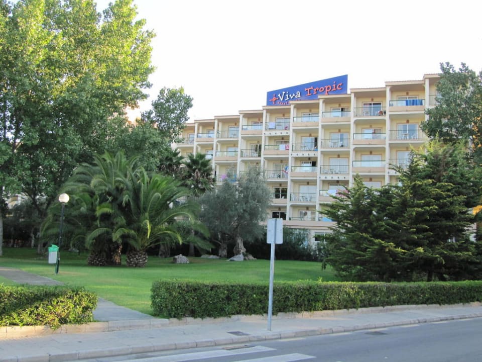 Hintere Ansicht des Hotels Zafiro Tropic