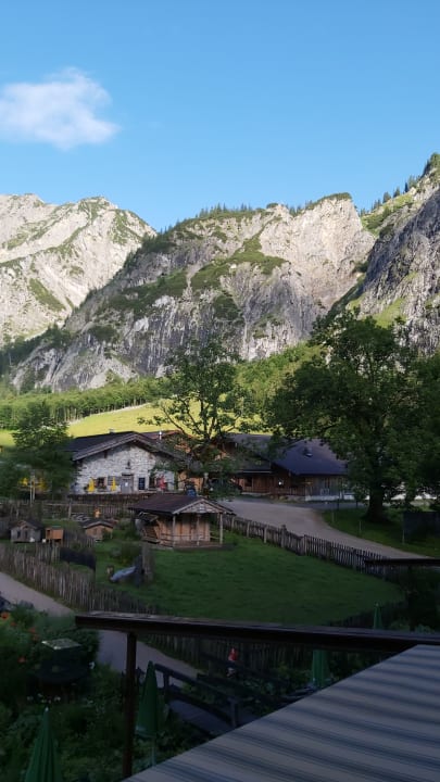 Ausblick Gramai Alm alpengenuss & natur spa