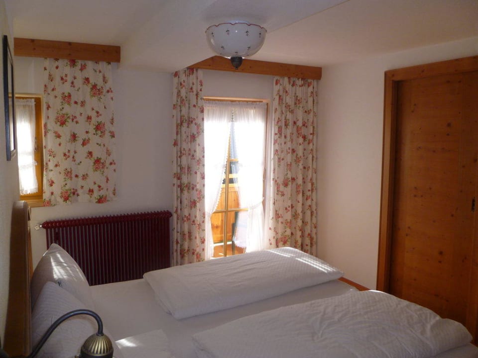 Schlafzimmer Feriengut Unterhochstätt