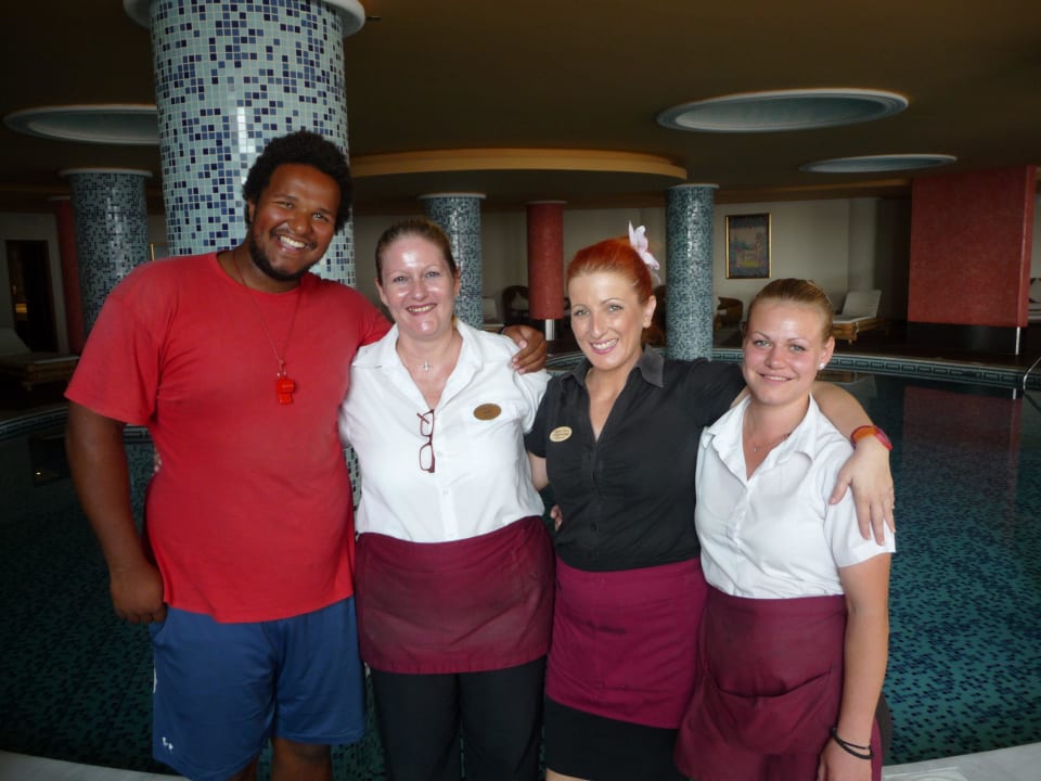 Panda,Cleopatra und das Team der Mythos-Bar Hotel Kalithea Horizon Royal