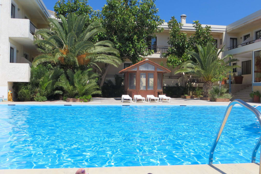 Der schöne Pool am Nachmittag Hotel Seven Stars