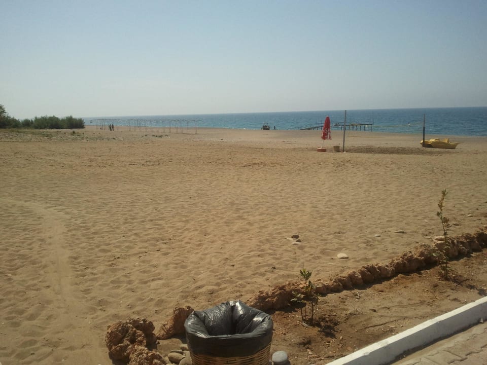 Strand Cenger Beach Resort & Spa
