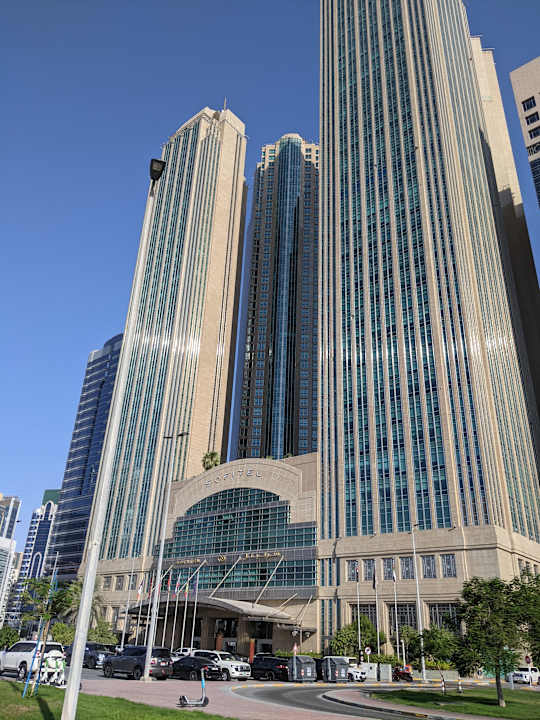 Außenansicht Sofitel Abu Dhabi Corniche