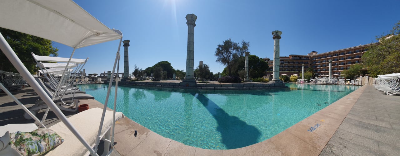Pool Xanadu Resort Hotel