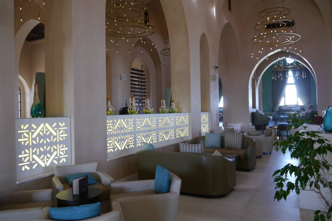 Cafebar im Lobbybereich - leider kostenpflichtig Salalah Rotana Resort