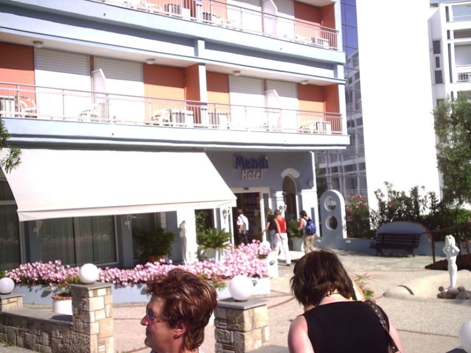 Hoteleingang Mendi Hotel