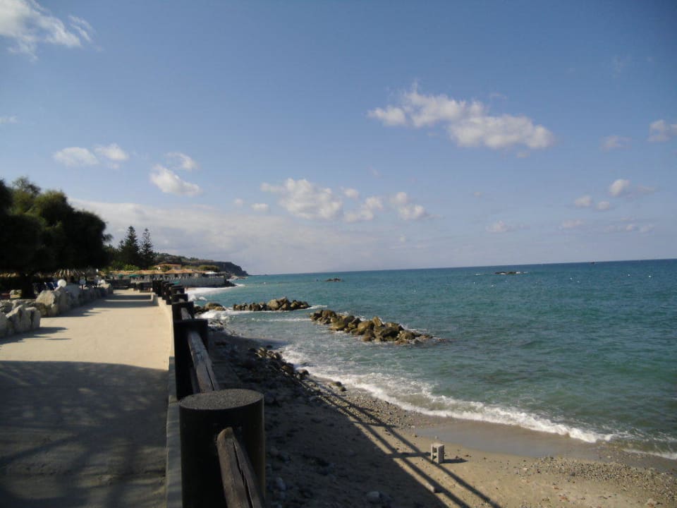 Blick nach links  Villaggio Torre Ruffa Robinson