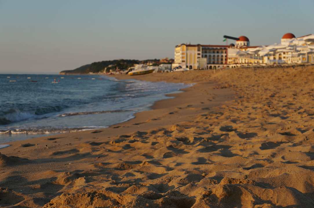 Strand nach rechts gesehen HVD Clubhotel Miramar