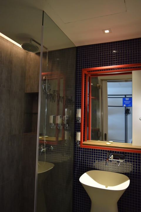 Zimmer Hampton by Hilton Dubai Al Seef