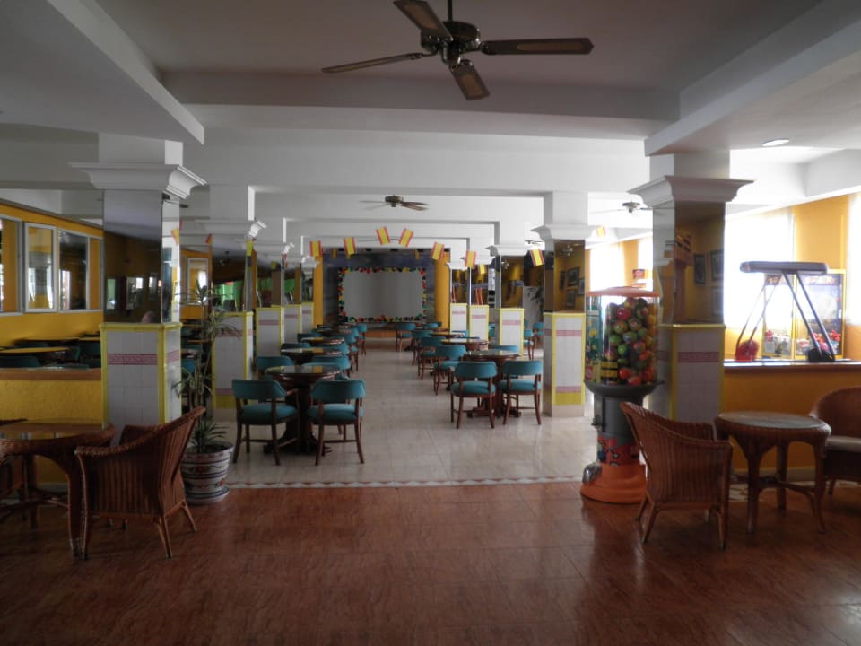 Bar interior Diver Roquetas Hotel by Senator